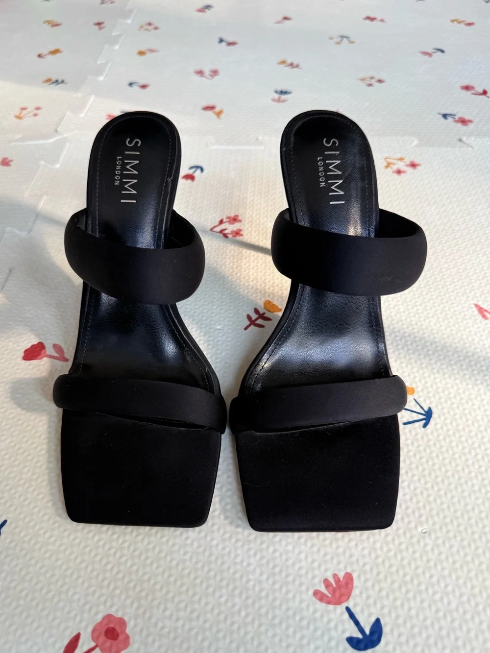 Simmi London Women’s Black Two-Strap Slide Heels